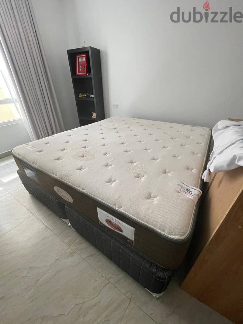 Bed and mattress king size 2