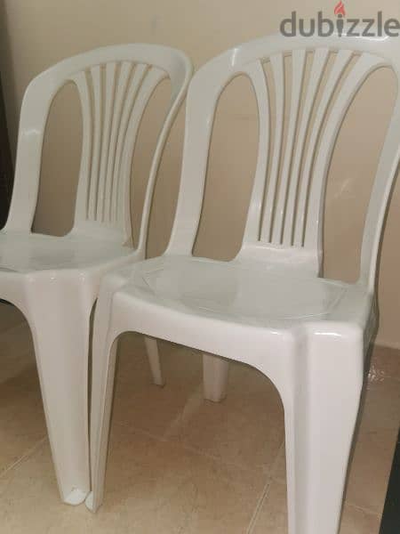2 Plastic chair 2