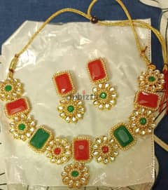 Artificial jewellery set and bangles