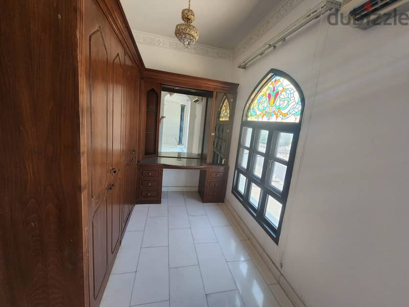 6AK8-Standalone 4bhk Villa for rent facing the beach in Qurom. فيلا مس 16
