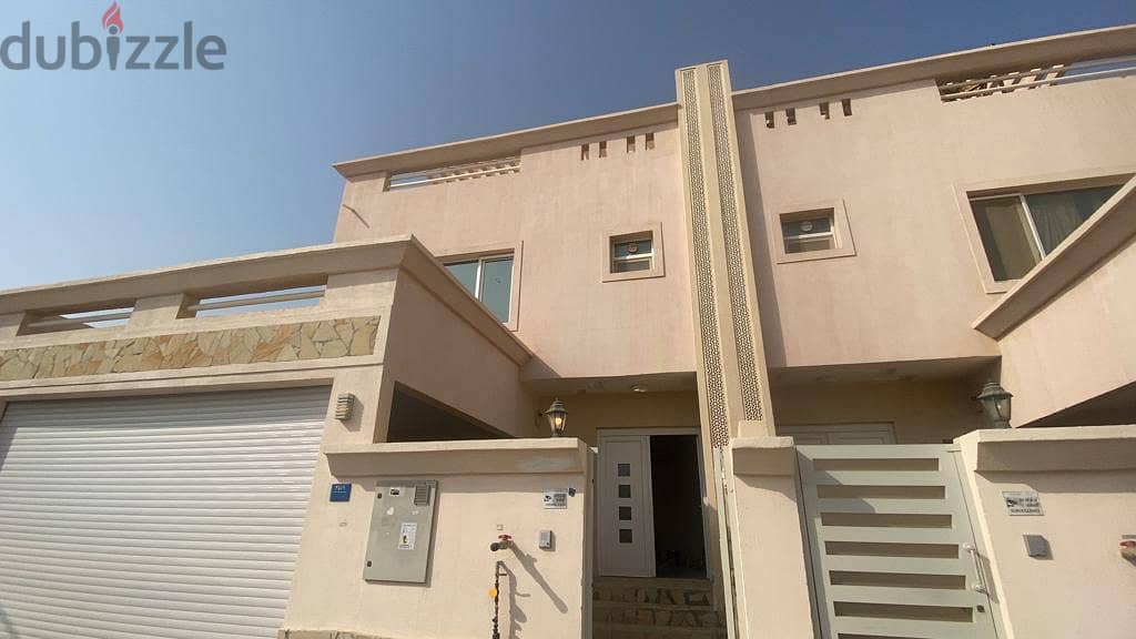 4AK7-spacious 4 BHK villa for rent located in Al Ansab 0