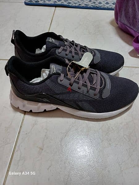 Reebok running shoes(New) 1