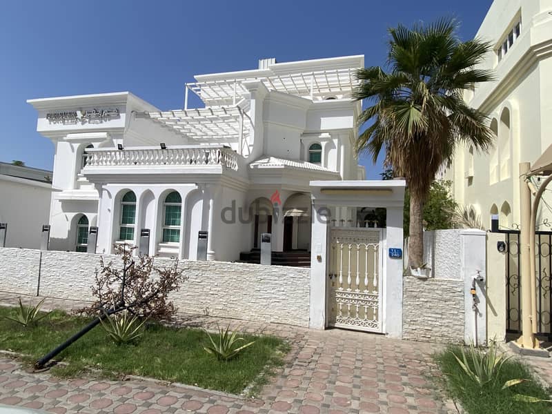 Commercial villa for rent in Azibha 1