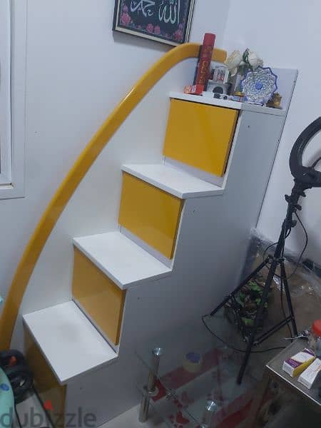 drawer cum showcase in nice ladder style 1