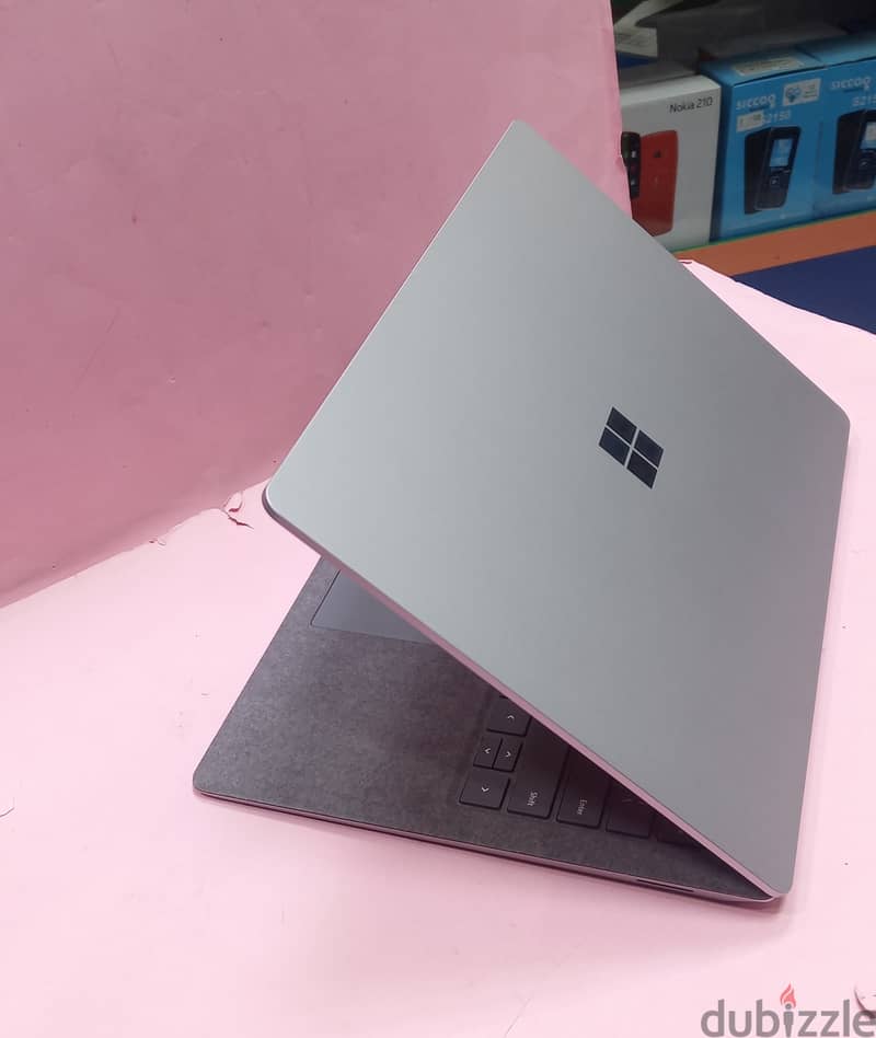 SURFACE LAPTOP 2-TOUCH SCREEN-8TH GENERATION-CORE I7-8 RAM-256 SSD 2