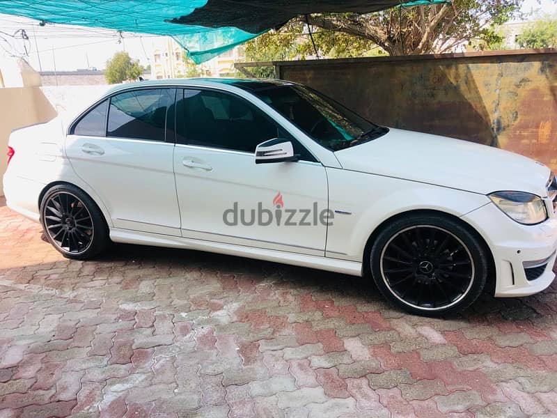Benz amg c200 in excellent condition 3