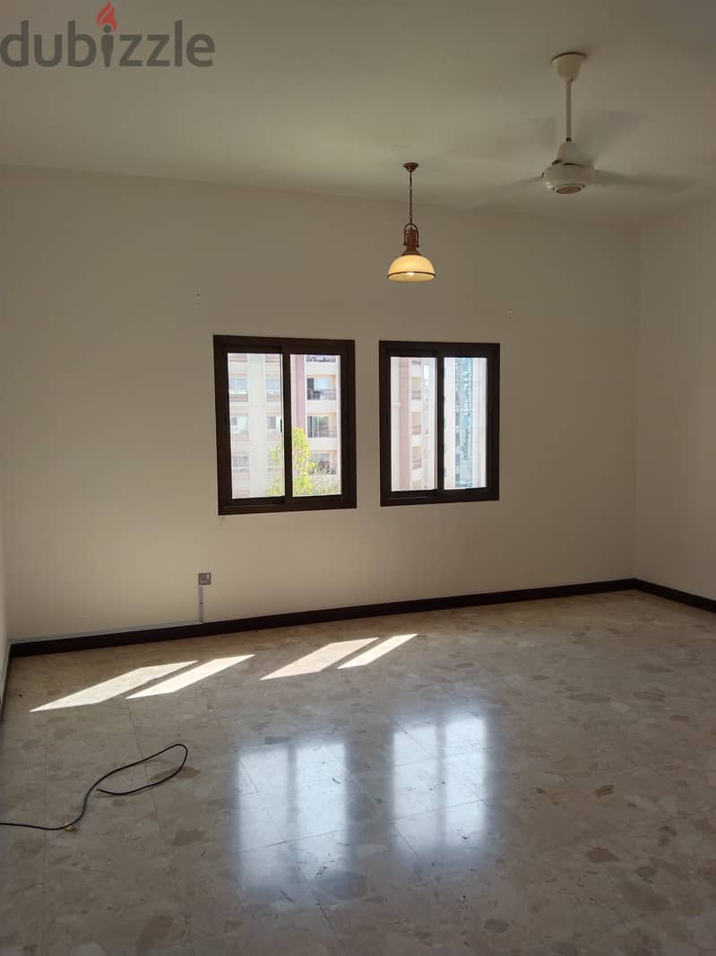 6AK7-Modern style 3 Bhk villa for rent in Qurom Ras Al-Hamra close to 5