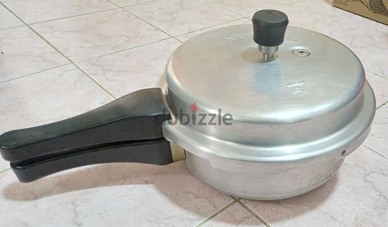 Pigeon Pressure cooker combo(3 Litre and 5 Litre) 1