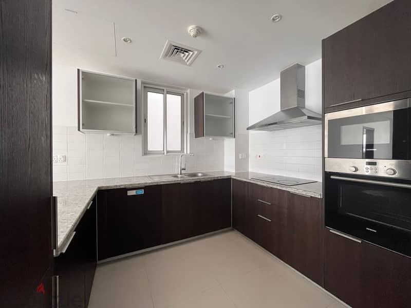 1 BR Nice Compact Apartment with Study Room in Al Mouj 8