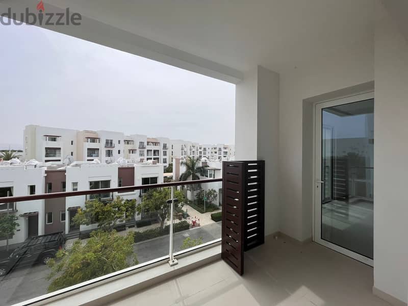 1 BR Nice Compact Apartment with Study Room in Al Mouj 9