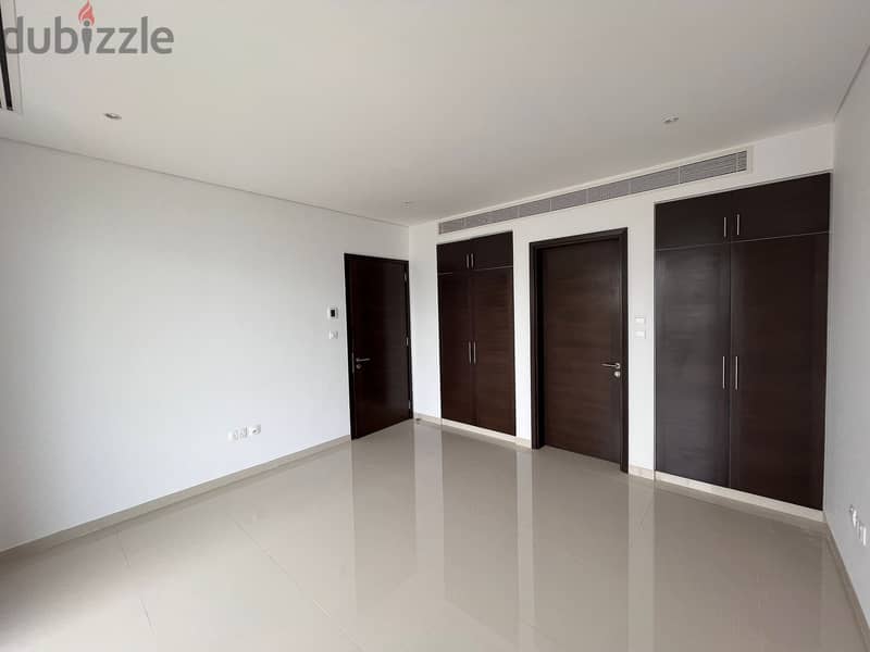 1 BR Nice Compact Apartment with Study Room in Al Mouj 10