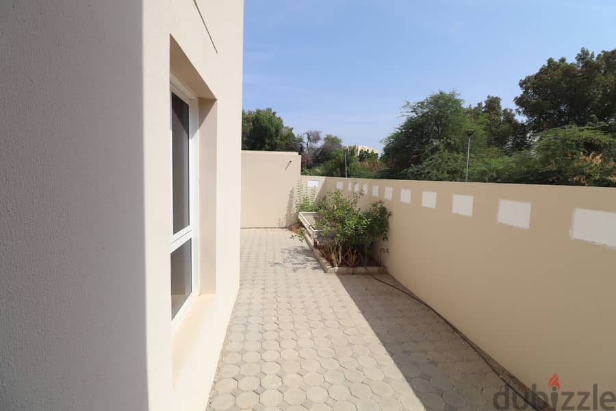 5 bedroom villa for Sale in Madint Al Sultan Qaboos. 11