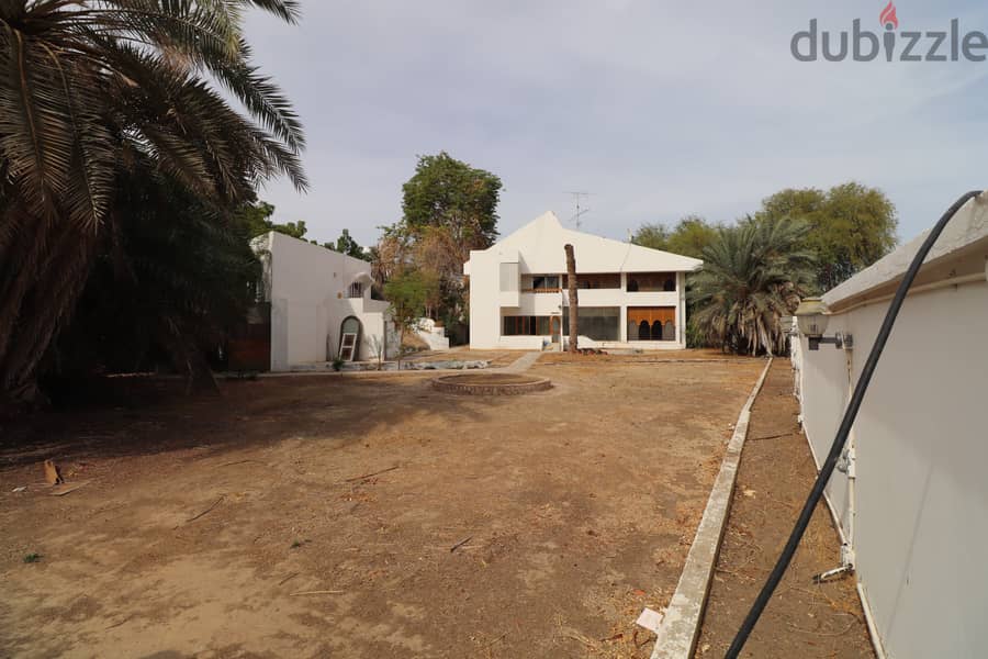 5 bedrooms Large plot Bait Al Falaj Villa for Sale 4