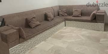 arabic design sofa can take up 6 people