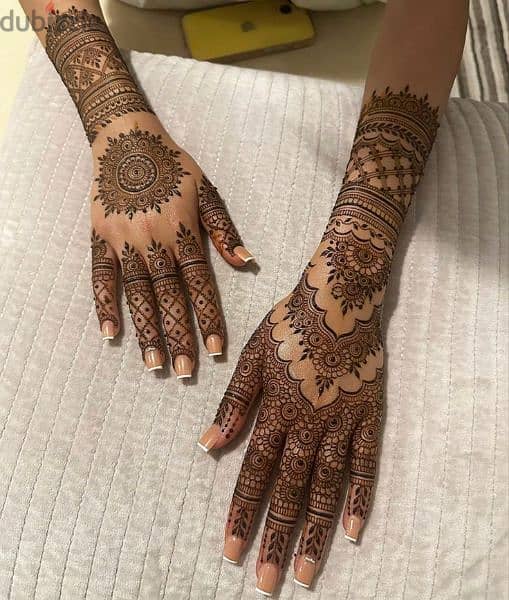 Henna artist - Customized Mehandi designs for reasonable price 1