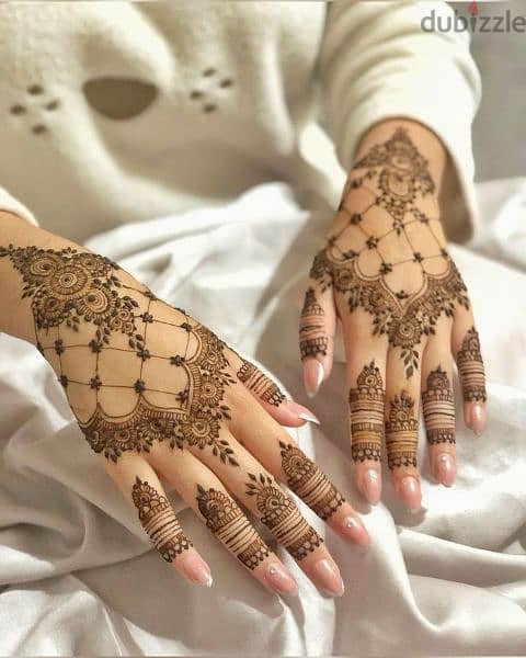 Henna artist - Customized Mehandi designs for reasonable price 2