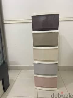 plastic drawers with wheels