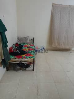 bed space for rent near lulu kahboora & Ms max 0