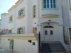 2AK4-Beautiful 5bhk villa for rent in ghoubra. 0