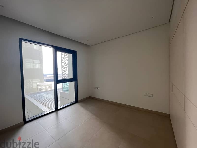 2 BR Modern Corner Apartment in Al Mouj for Sale 10