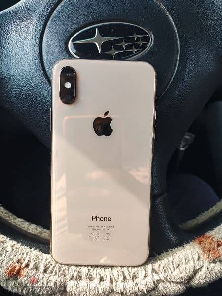 iPhone XS in excellent condition 5
