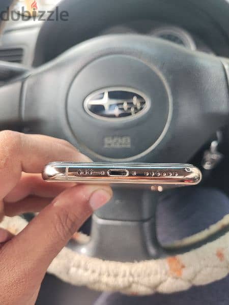iPhone XS in excellent condition 9