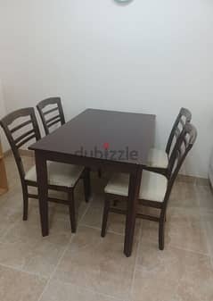 Dining table used with 4 chair