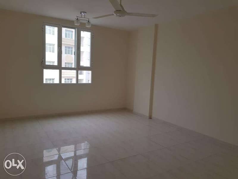 شقه جديده للايجارخلف فندق المها بالغبره 2BHK for rent neer Maha Hotel 3