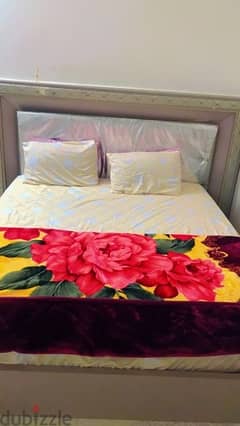 bed and mattress for sell in Alkhoud