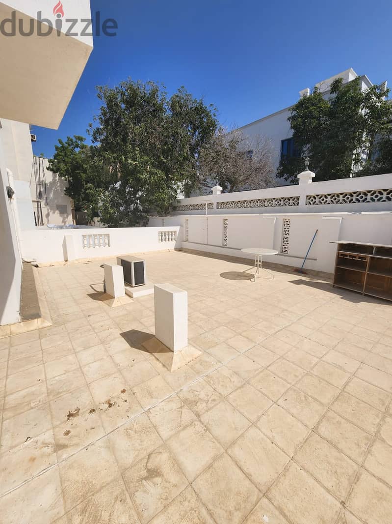 6AK8-Standalone 4bhk Villa for rent facing the beach in Qurom. فيلا مس 8