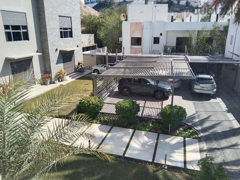 6AK9-Modern style 5 bhk villla for rent in Qurom PDO. 8