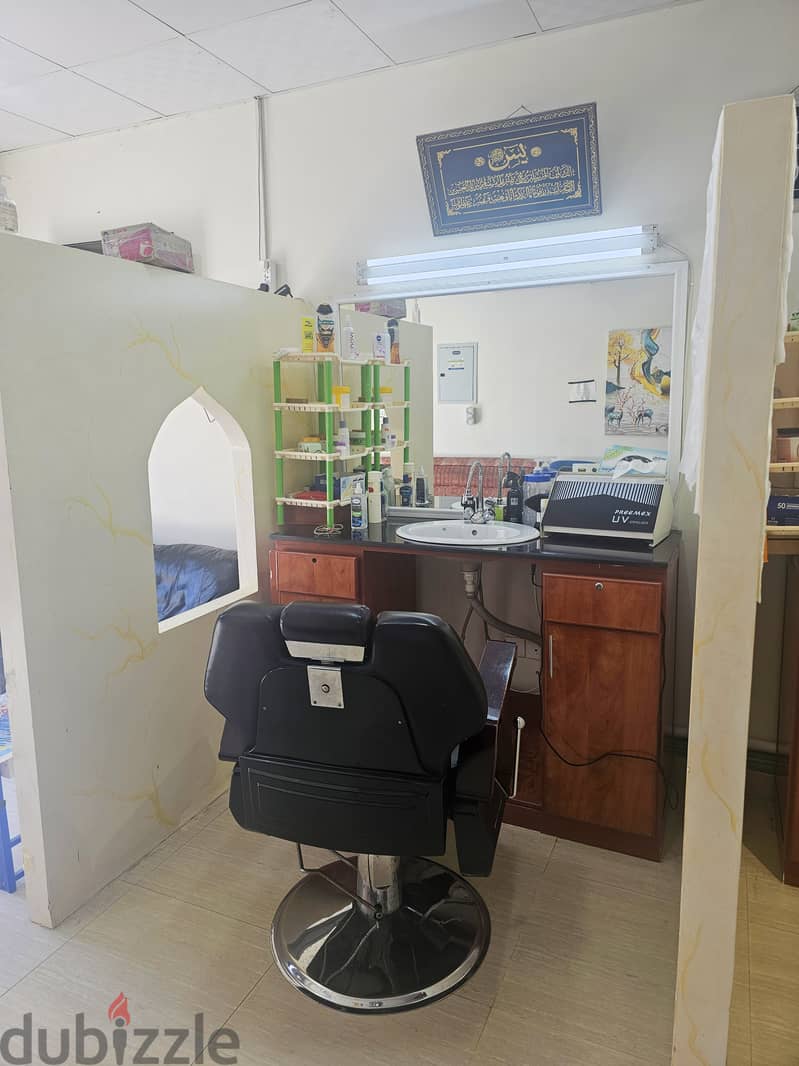 محل حلاقة للبيع في العامرات Barber Shop for Sale Al Amerat 3