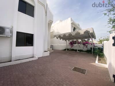 Spacious 6+1 BHK Villa for Rent in Shatti Qurum PPV199