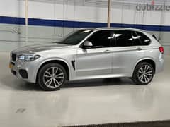 BMW X5 35i M Pack Fuloption 7 seat GCC Expat driven with service contr