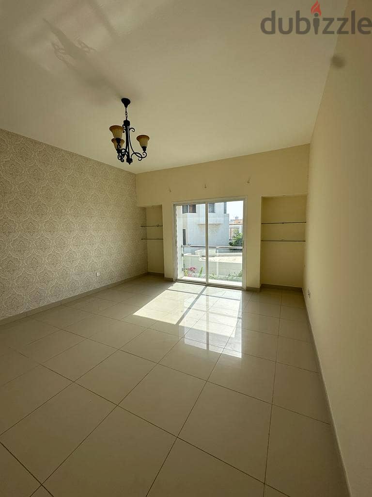 6AK3-"Stunning 4BHK Villa for rent near Qurom Garden Awaits!" 9