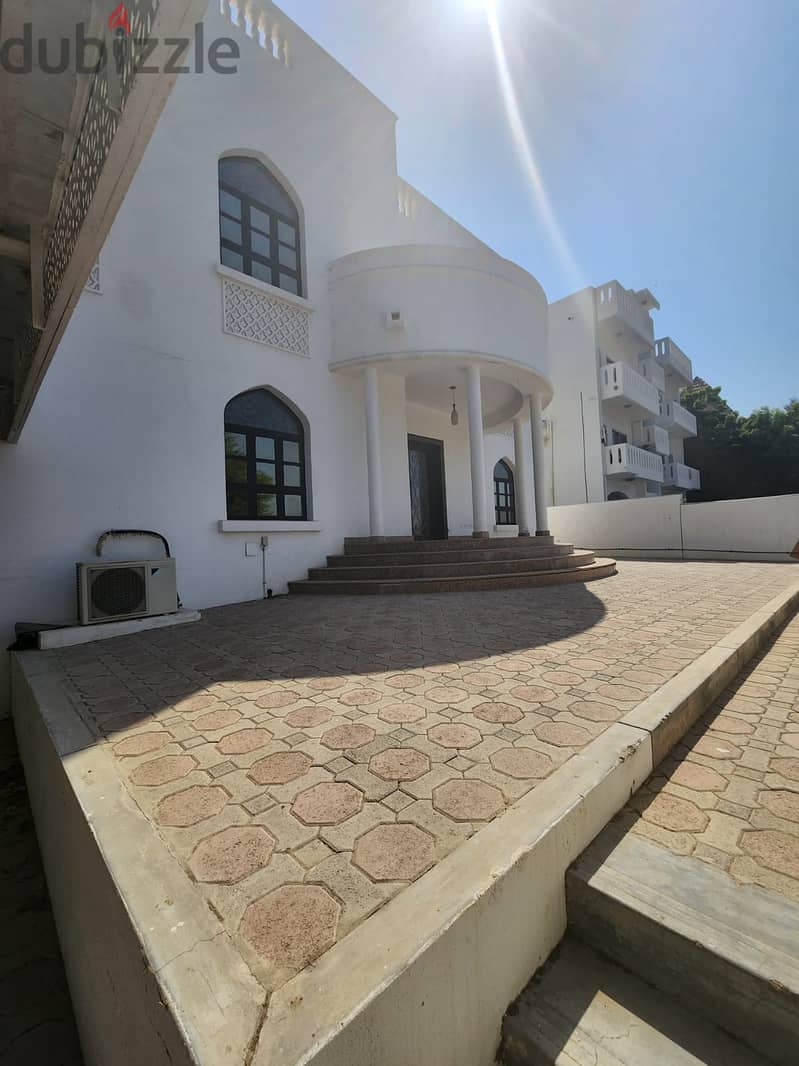 6AK8-Standalone 4bhk Villa for rent facing the beach in Qurom. فيلا مس 19