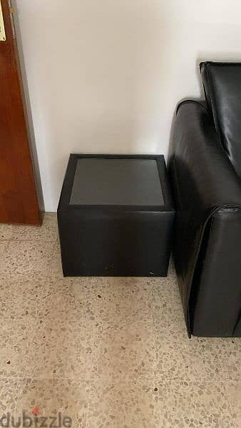 sofa in mint condition 1