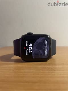 apple watch SE 40mm, under warranty, urgent sale
