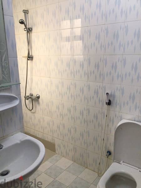 1 bhk flats for rent near Honda road signal with lift 2 toilets 3