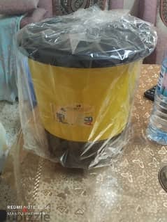 litter bin , sealed,not used -4 units actual price 2.300 0