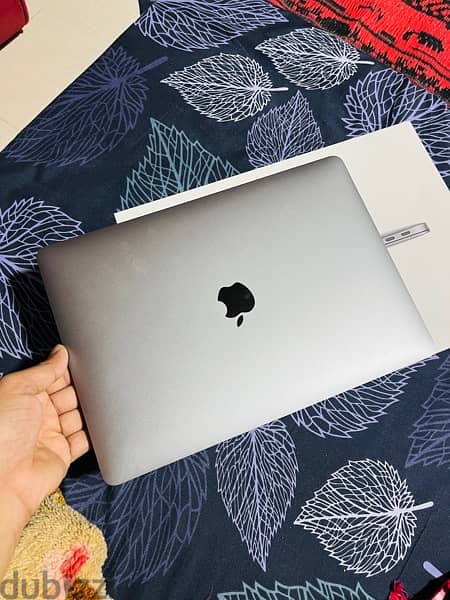 Macbook Air M1.6 month Warranty Available. 3
