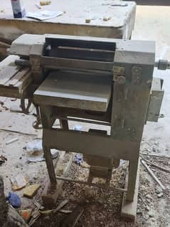 Carpanter cutter and machine spindle and 2 table wood 100% working