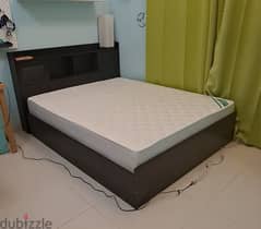 queen size bed with matress 0