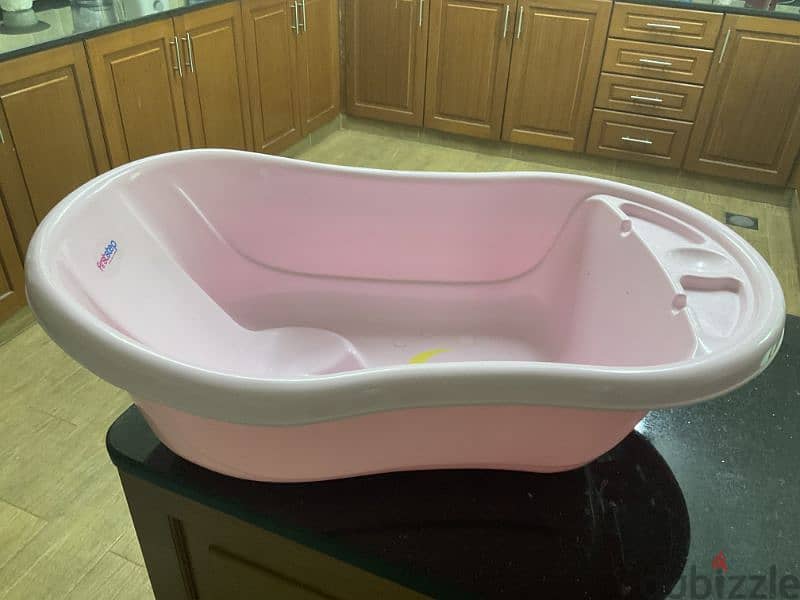 Baby Bath tub sparingly used . User can pick it for  free 0