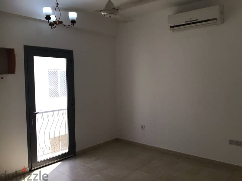 spacious 2 bhk flat for rent in mumtaz heights ruwi near church signal 9
