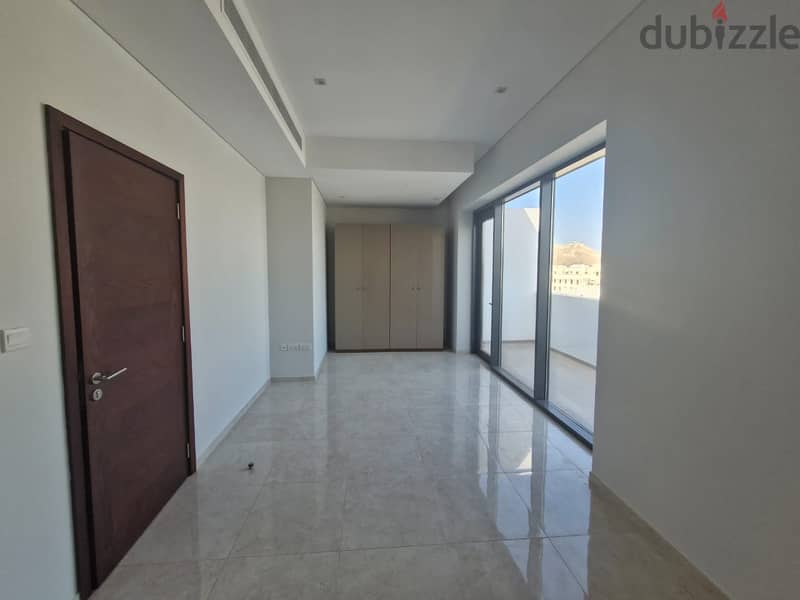 3 + 1 Modern Townhouse for Rent – Qurum Heights 10