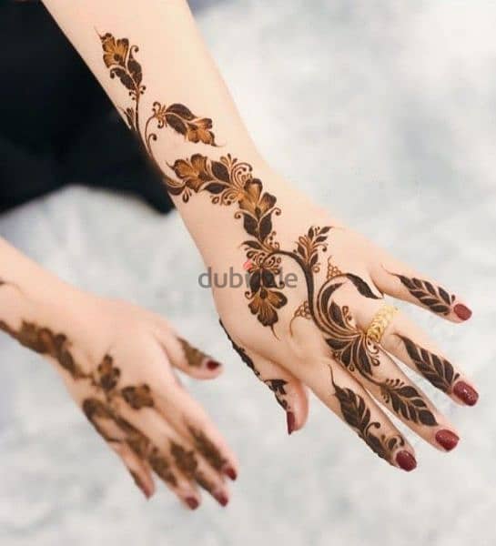 Henna Designer Available Behind Indian School Ghubra 1