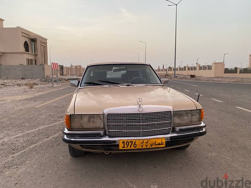classic 1976 Benz 1