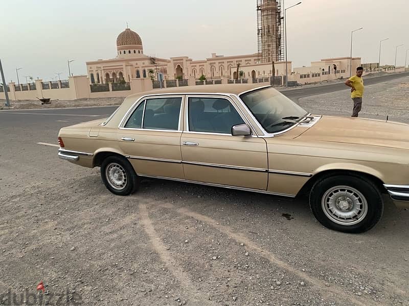 classic 1976 Benz 2