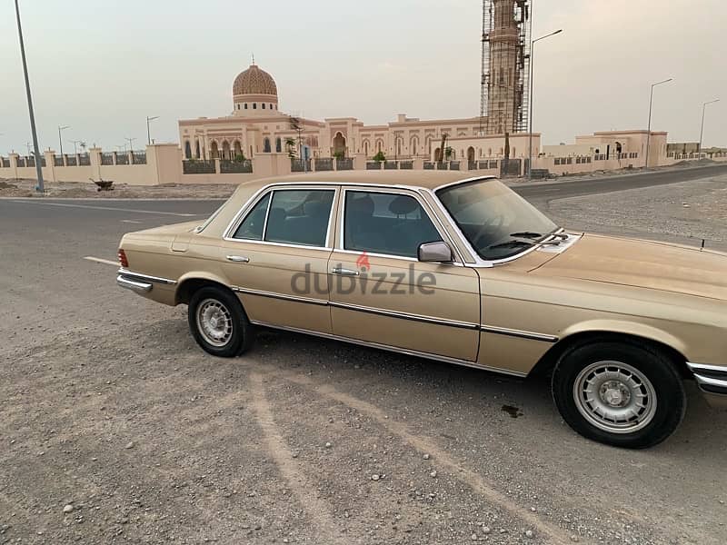 classic 1976 Benz 4